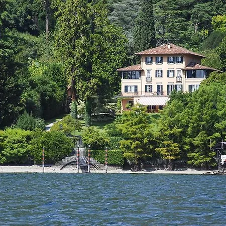 San Siro Sleeps 20 With Pool And Air Con