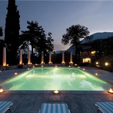 San Siro Sleeps 20 With Pool And Air Con 圣西罗