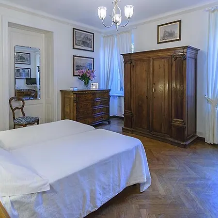 San Siro Sleeps 20 With Pool And Air Con 别墅