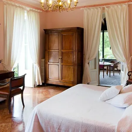 San Siro Sleeps 20 With Pool And Air Con 别墅 *