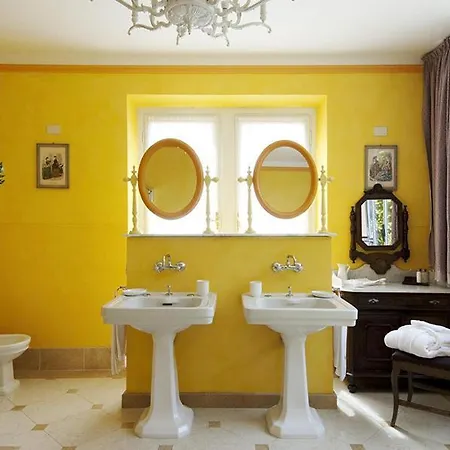 Villa San Siro Sleeps 20 With Pool And Air Con